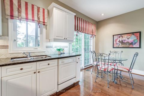 Photo 15 at 15 - 8038 Yonge Street, Uplands, Vaughan