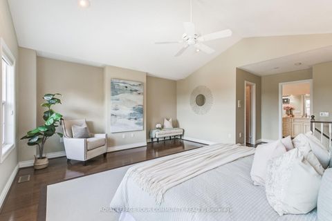 Photo 19 at 15 - 8038 Yonge Street, Uplands, Vaughan