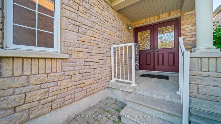 Photo 2 at 3153 Baron Drive, Churchill Meadows, Mississauga