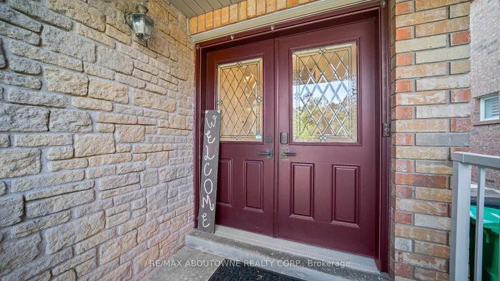 Photo 3 at 3153 Baron Drive, Churchill Meadows, Mississauga