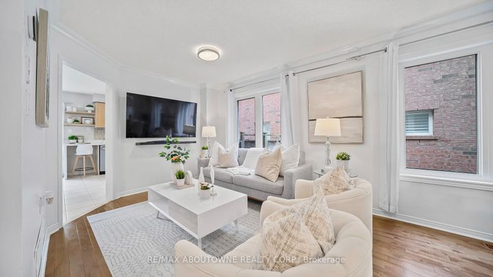 Photo 9 at 3153 Baron Drive, Churchill Meadows, Mississauga