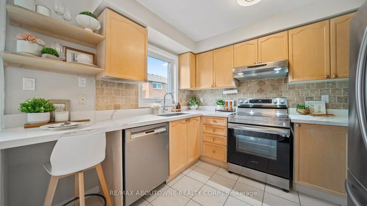 Photo 15 at 3153 Baron Drive, Churchill Meadows, Mississauga