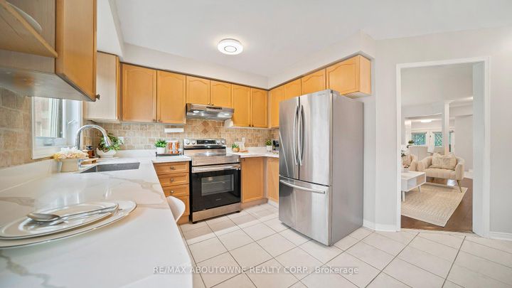 Photo 17 at 3153 Baron Drive, Churchill Meadows, Mississauga
