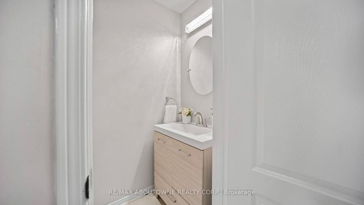 Photo 18 at 3153 Baron Drive, Churchill Meadows, Mississauga
