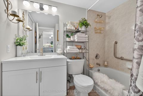 Photo 24 at 317 - 7373 MARTIN GROVE Road, Vaughan Grove, Vaughan