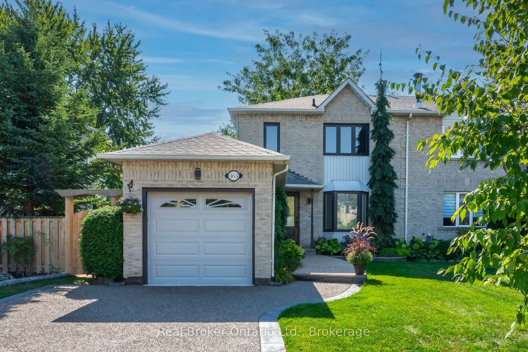 163 Ross Lane, RO River Oaks, Oakville by Alessia Polo 163 Ross Lane, RO River Oaks, Oakville