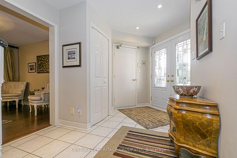 Photo 2 at 30 Rimmington Drive, Brownridge, Vaughan