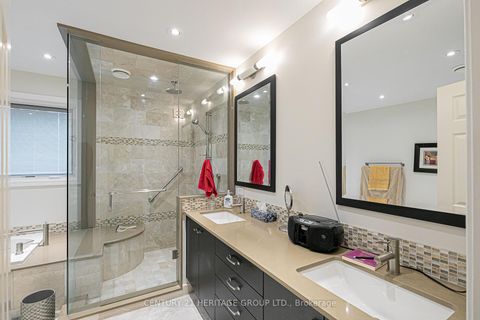 Photo 11 at 30 Rimmington Drive, Brownridge, Vaughan