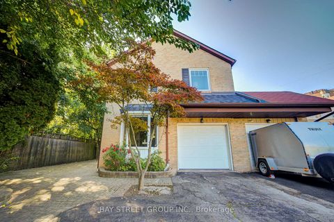 Photo 1 at 1307 Barberry Green, GA Glen Abbey, Oakville