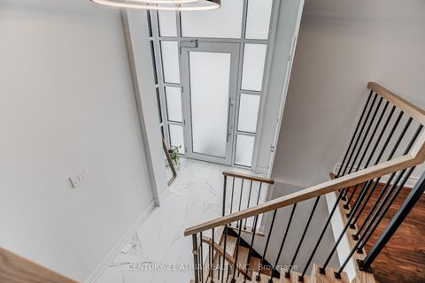 Photo 3 at 58 Lawnwood Court, Mill Pond, Richmond Hill