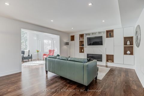 Photo 6 at 58 Lawnwood Court, Mill Pond, Richmond Hill