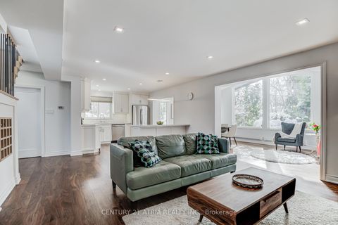 Photo 7 at 58 Lawnwood Court, Mill Pond, Richmond Hill