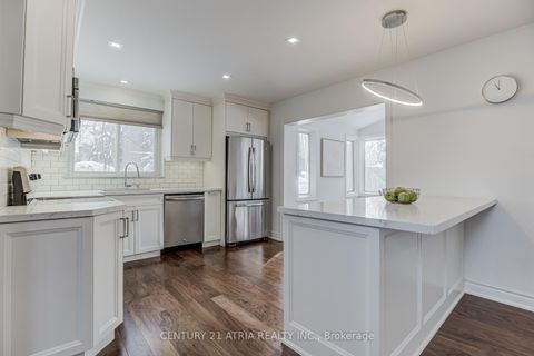 Photo 10 at 58 Lawnwood Court, Mill Pond, Richmond Hill Photo 10 at 58 Lawnwood Court, Mill Pond, Richmond Hill