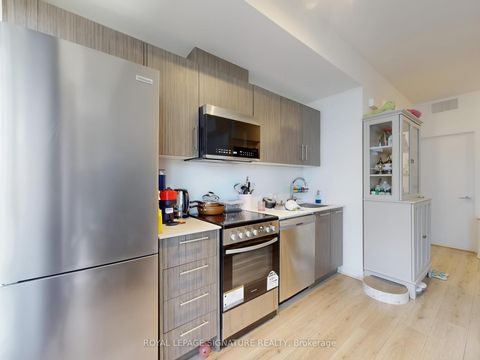Photo 20 at 15 - 851 Sheppard Avenue W, Clanton Park, Toronto