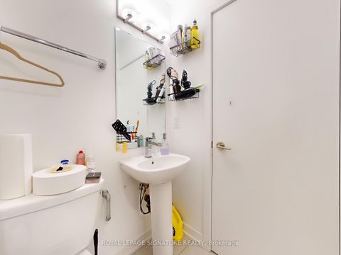 Photo 21 at 15 - 851 Sheppard Avenue W, Clanton Park, Toronto