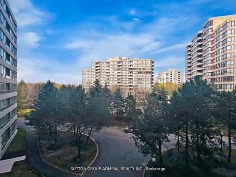 Photo 26 at 401 - 11 Townsgate Drive, Yorkhill, Vaughan