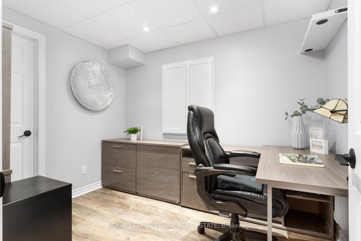 Photo 12 at 1089 Timberland Crescent, Pinecrest, Oshawa