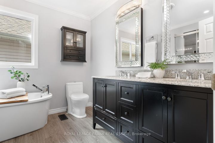 Photo 14 at 1089 Timberland Crescent, Pinecrest, Oshawa
