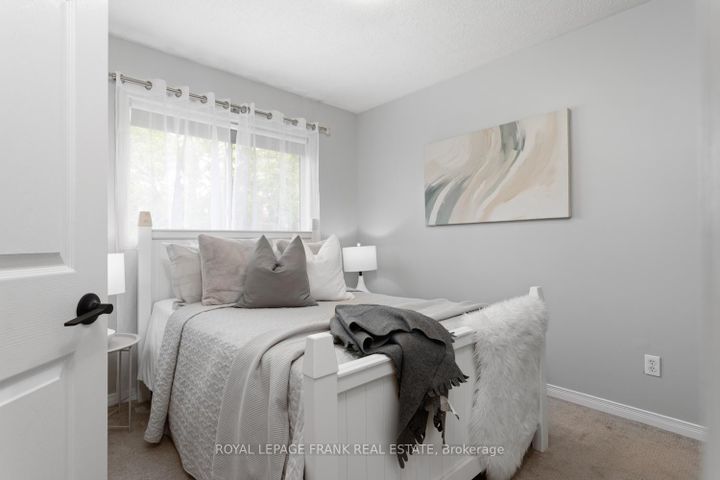 Photo 20 at 1089 Timberland Crescent, Pinecrest, Oshawa
