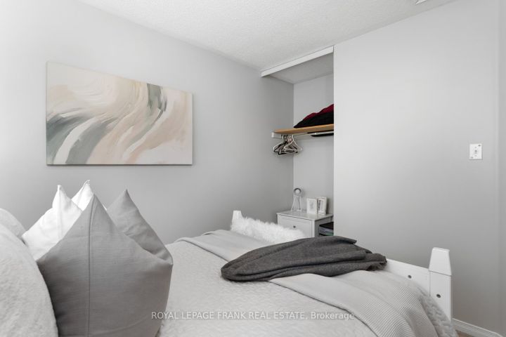 Photo 21 at 1089 Timberland Crescent, Pinecrest, Oshawa