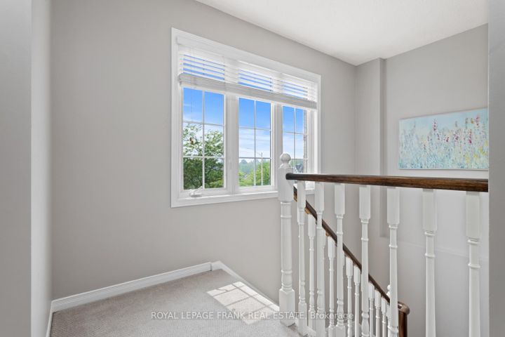 Photo 23 at 1089 Timberland Crescent, Pinecrest, Oshawa