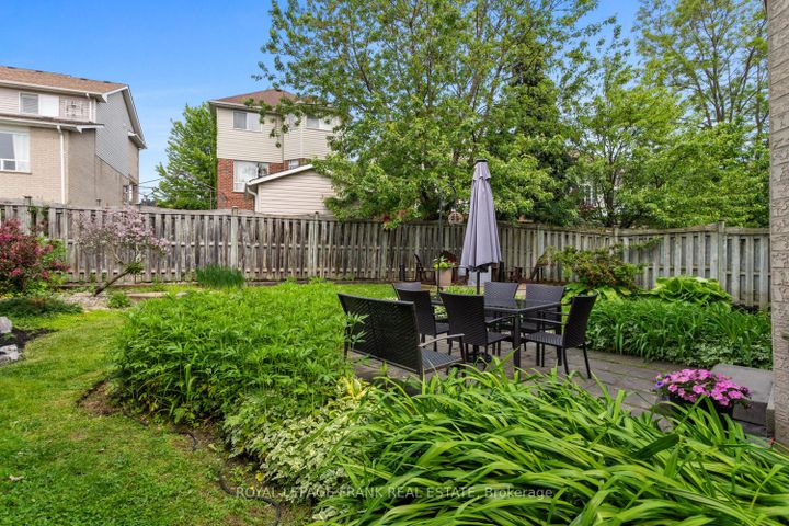 Photo 27 at 1089 Timberland Crescent, Pinecrest, Oshawa