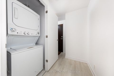 Photo 15 at 1408 - 2221 Yonge Street, Mount Pleasant West, Toronto