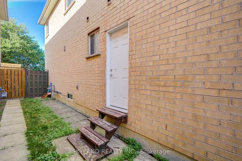 Photo 2 at 78 Monteith Crescent, Maple, Vaughan