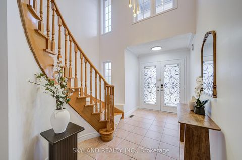 Photo 5 at 78 Monteith Crescent, Maple, Vaughan