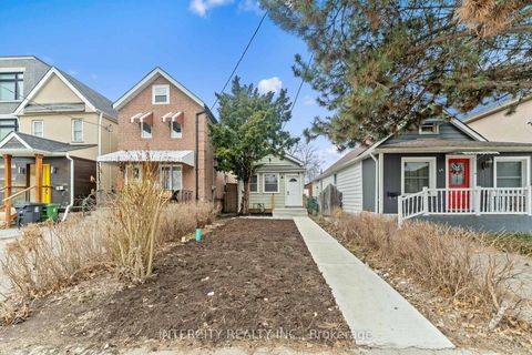 Photo 2 at 68 Greendale Avenue, Smythe, Toronto