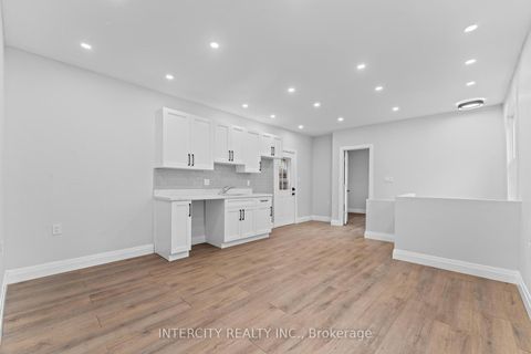 Photo 9 at 68 Greendale Avenue, Smythe, Toronto
