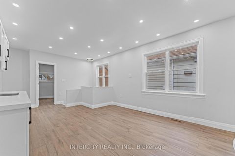 Photo 10 at 68 Greendale Avenue, Smythe, Toronto