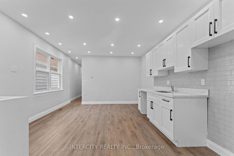 Photo 12 at 68 Greendale Avenue, Smythe, Toronto