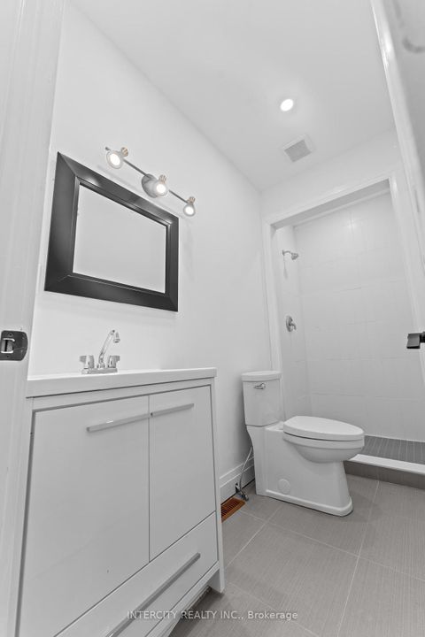 Photo 14 at 68 Greendale Avenue, Smythe, Toronto