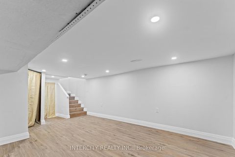 Photo 19 at 68 Greendale Avenue, Smythe, Toronto