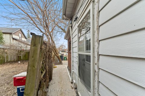 Photo 22 at 68 Greendale Avenue, Smythe, Toronto