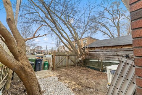 Photo 23 at 68 Greendale Avenue, Smythe, Toronto