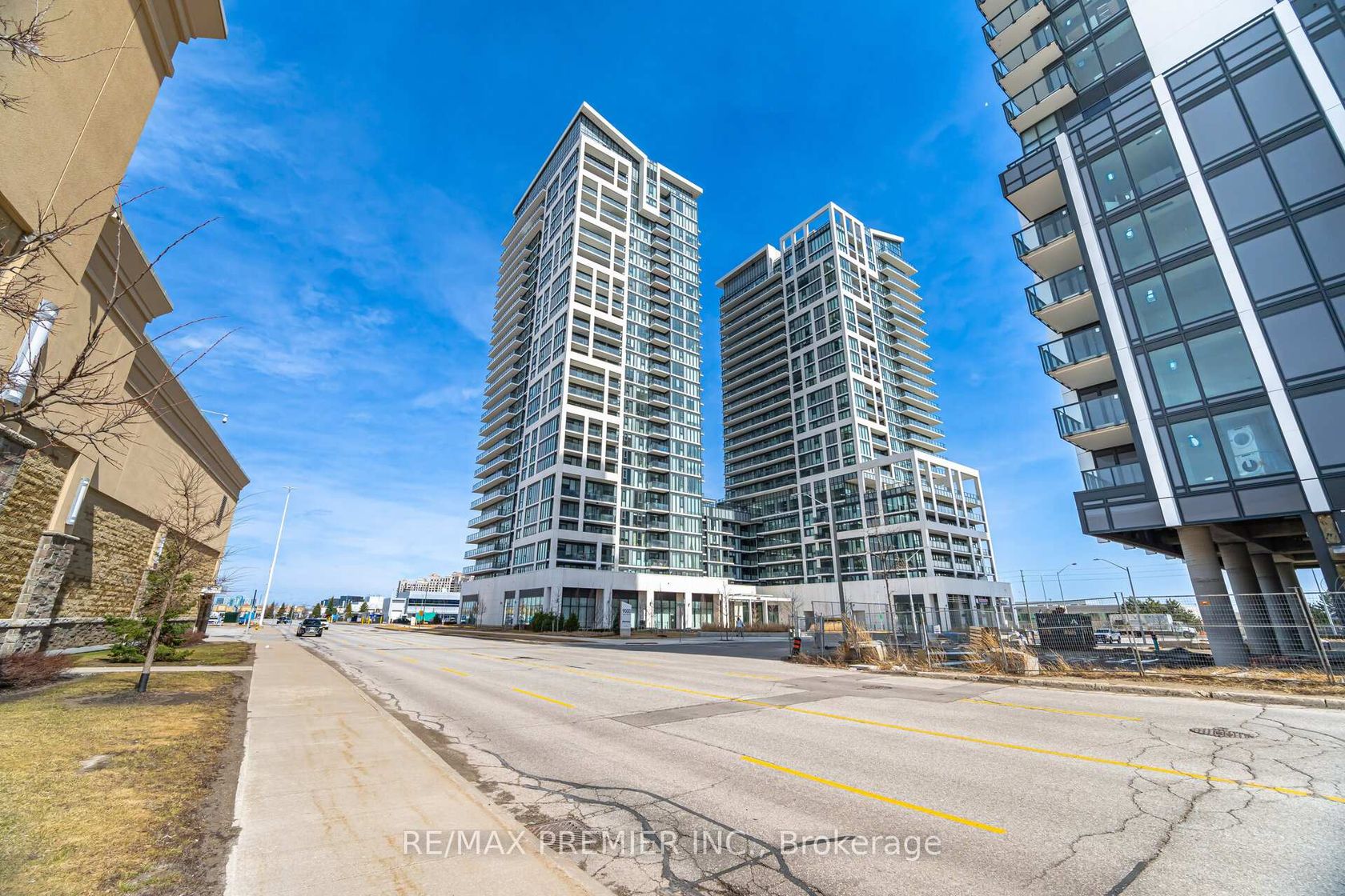 1024 - 9000 Jane Street, Concord, Vaughan 