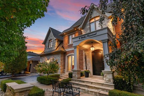 Photo 2 at 6 Weller Crescent, Maple, Vaughan
