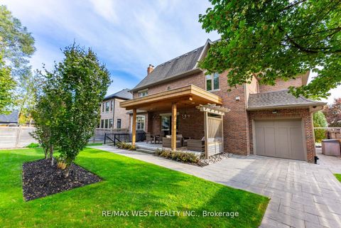 Photo 3 at 6 Weller Crescent, Maple, Vaughan