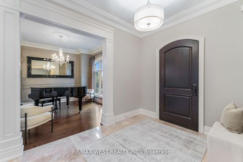Photo 6 at 6 Weller Crescent, Maple, Vaughan