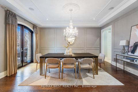 Photo 8 at 6 Weller Crescent, Maple, Vaughan