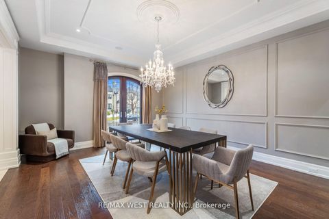 Photo 9 at 6 Weller Crescent, Maple, Vaughan