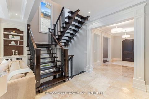 Photo 12 at 6 Weller Crescent, Maple, Vaughan