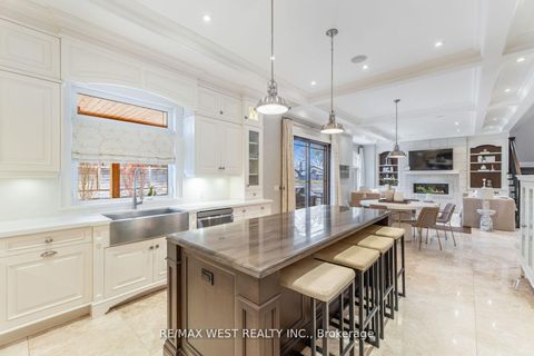 Photo 23 at 6 Weller Crescent, Maple, Vaughan