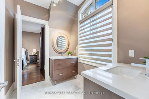 Photo 29 at 6 Weller Crescent, Maple, Vaughan