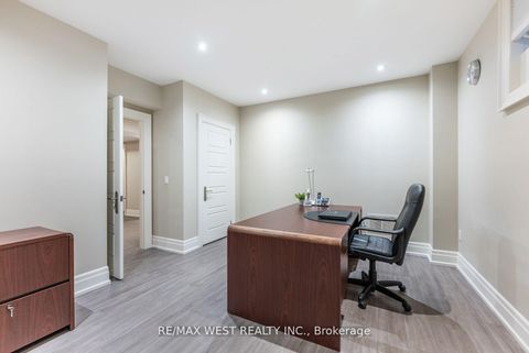 Photo 36 at 6 Weller Crescent, Maple, Vaughan