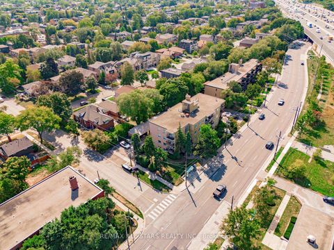 Photo 2 at 201 - 219 Wilson Avenue, Nortown, Toronto