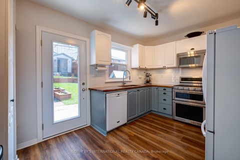 Photo 10 at 69 Maybourne Avenue, Birchmount, Toronto