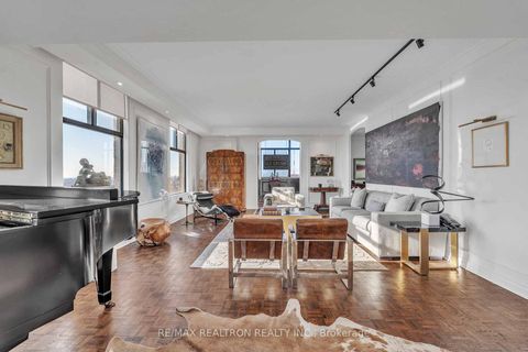 Photo 2 at 12 - 423 Avenue Road, St. Clair, Toronto